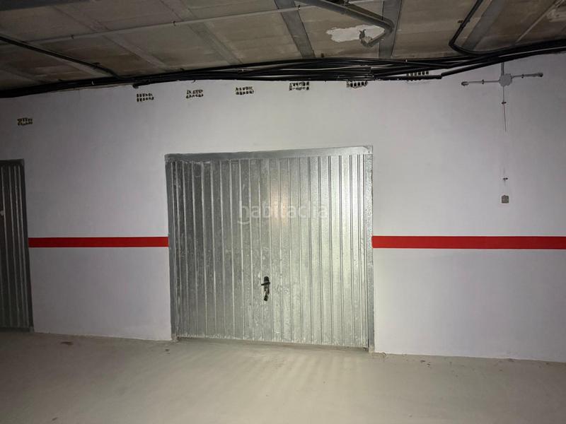 Foto b55f3c74-5e3e-4c12-acb1-fa96ce6ecd93. Parking voiture dans Torreblanca Torrevieja