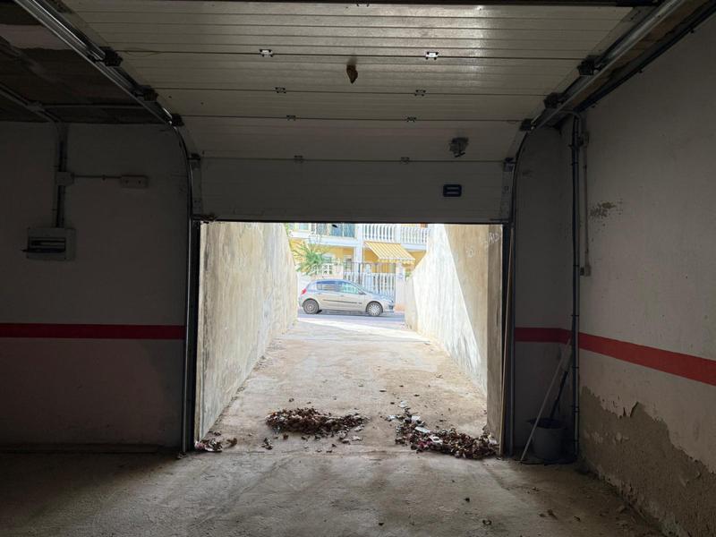 Foto daa35c67-cc96-4b0d-9528-453d8199422b. Parking voiture dans Torreblanca Torrevieja