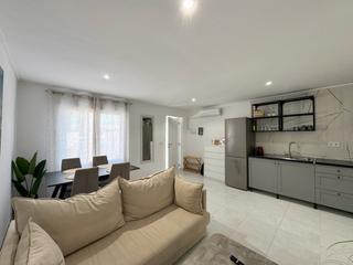 House in Nueva Torrevieja. Este encantador bungalow en torrevieja ofrece 55 m de espacio ha