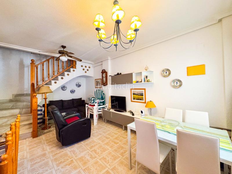 Foto 464e8c4e-6fa8-49d2-adfd-2681169c38b8. Maison jumelée avec chauffage piscine dans Los Europeos Torrevieja