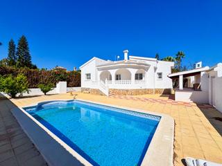 Maison à Rojales. Chalet en ciudad quesada, zona lo marabú, con piscina privada, j