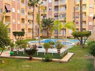 Apartament a Parque de las Naciones. Este apartamento renovado de 1 dormitorio en torrevieja, ubicado