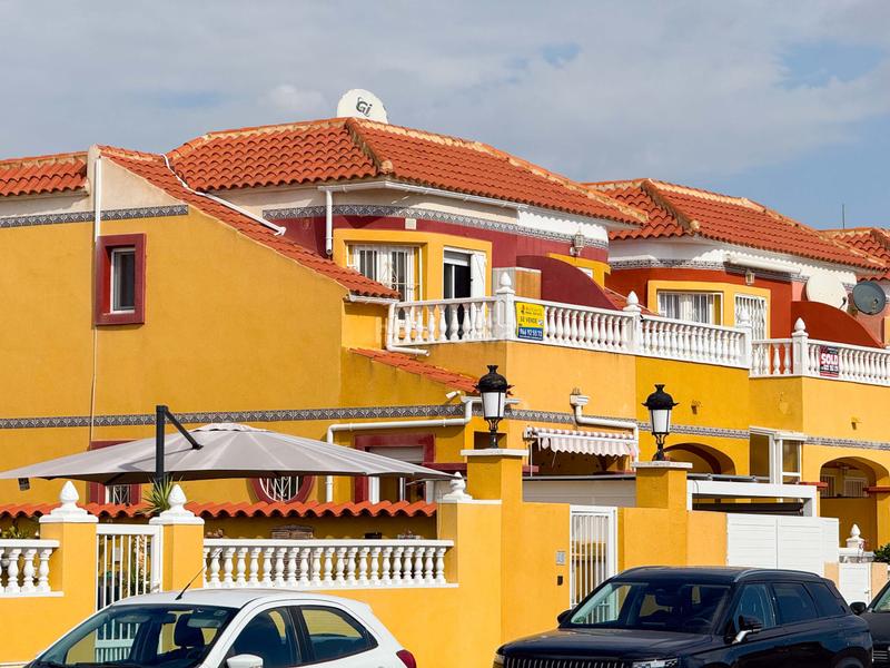 Foto 66c1fad4-4e41-4a36-b96f-081e58c6d024. Casa bifamiliare con riscaldamento parcheggio piscina in Orihuela