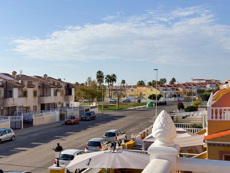 Foto 9e672df9-2f4e-4e7d-a237-1263b1853af3. Casa bifamiliare con riscaldamento parcheggio piscina in Orihuela