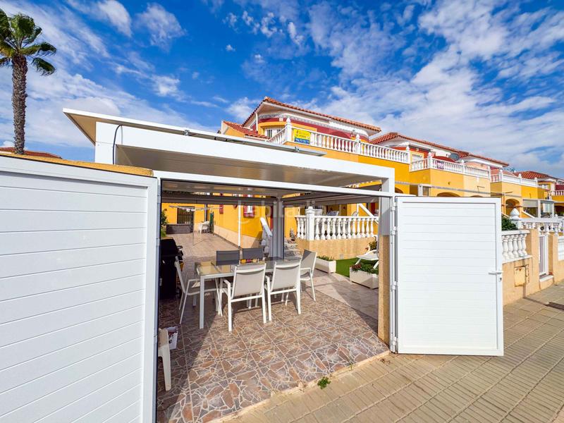 Foto c000e215-d705-4f7e-b094-c5216c69b3c4. Casa bifamiliare con riscaldamento parcheggio piscina in Orihuela