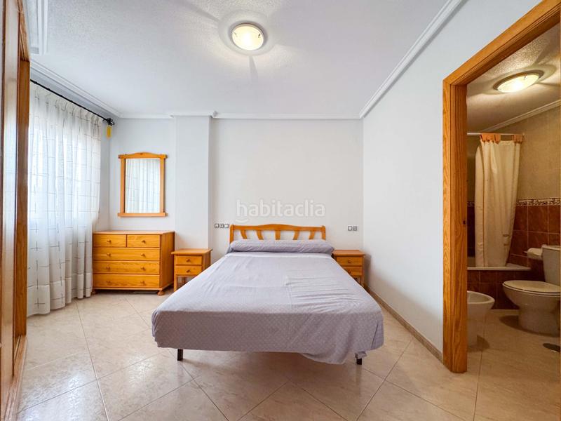 Foto 02d9e07e-3106-4e35-b902-aebe20f4bab0. Apartament amb calefacció piscina a Antonio Machado Torrevieja