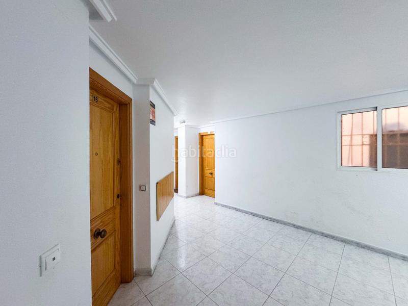 Foto 33a3b3f7-6e8d-4783-bec9-927f9fe7ae6f. Apartament amb calefacció piscina a Antonio Machado Torrevieja