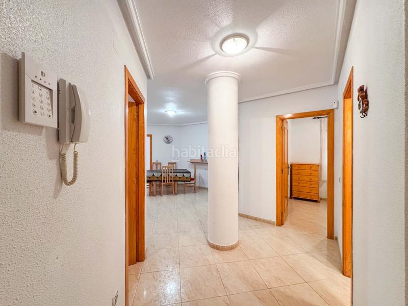 Foto 5ded034d-638f-4dea-8b8a-3c6c54a8bb21. Apartament amb calefacció piscina a Antonio Machado Torrevieja