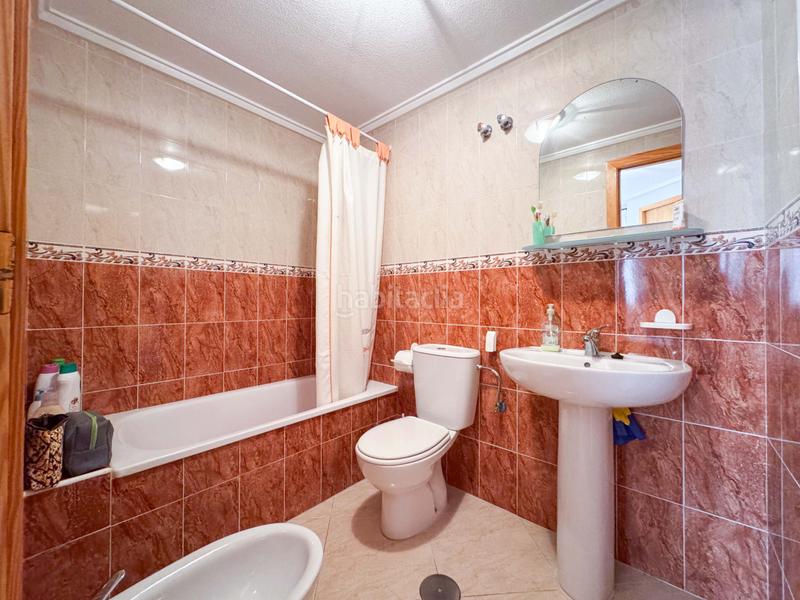 Foto 8c6154cc-1819-4858-bb5f-3c95f2ee8c30. Apartament amb calefacció piscina a Antonio Machado Torrevieja