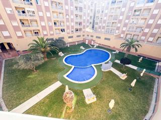 Apartamento en Parque de las Naciones. Este piso en torrevieja, ubicado cerca del parque de las nacione
