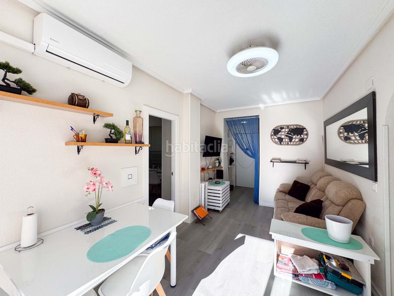 Foto b458c4cd-7cda-458e-863c-ebf36821b2e7. Piccolo appartamento con riscaldamento piscina in Torrevieja