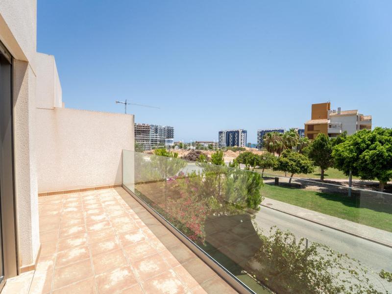 Foto c7e9ce21-d6d4-43fc-aae1-129b6255abec. Maison avec chauffage parking piscine dans Punta Prima Torrevieja