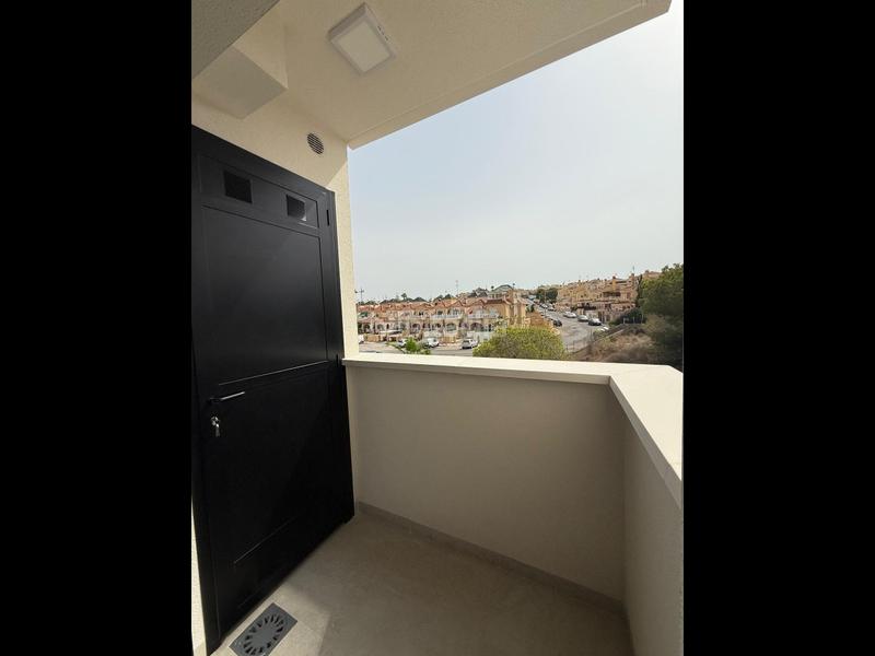 Foto 222f283d-da94-414c-af14-023535052670. Apartament amb calefacció aparcament piscina a La Florida Orihuela