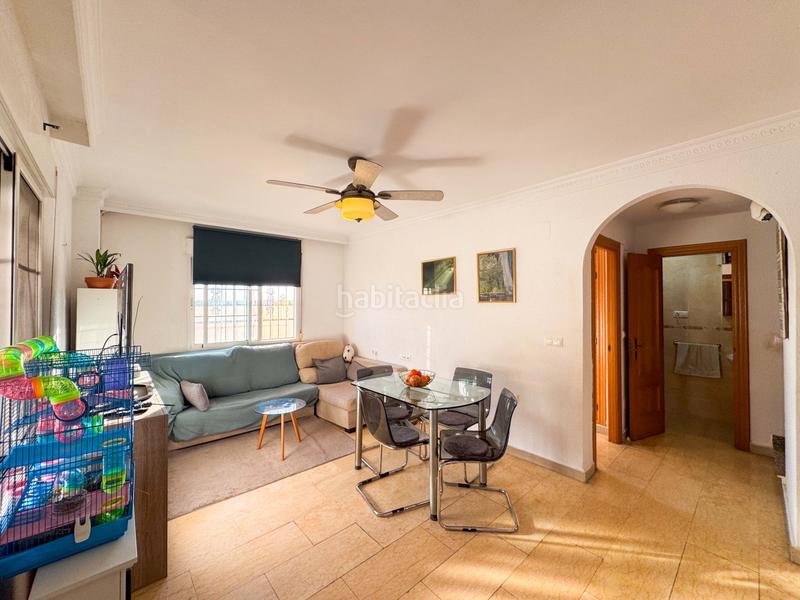 Foto 5c59559c-276f-4dff-a91d-f94488210723. Casa adossada amb calefacció aparcament piscina a Torrevieja