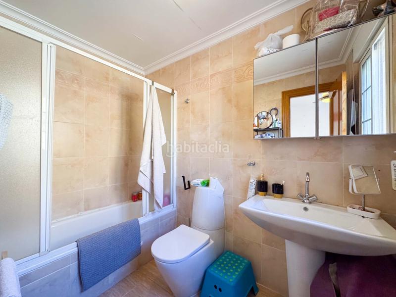 Foto aa63df70-d300-435a-88be-73666224a689. Casa adossada amb calefacció aparcament piscina a Torrevieja