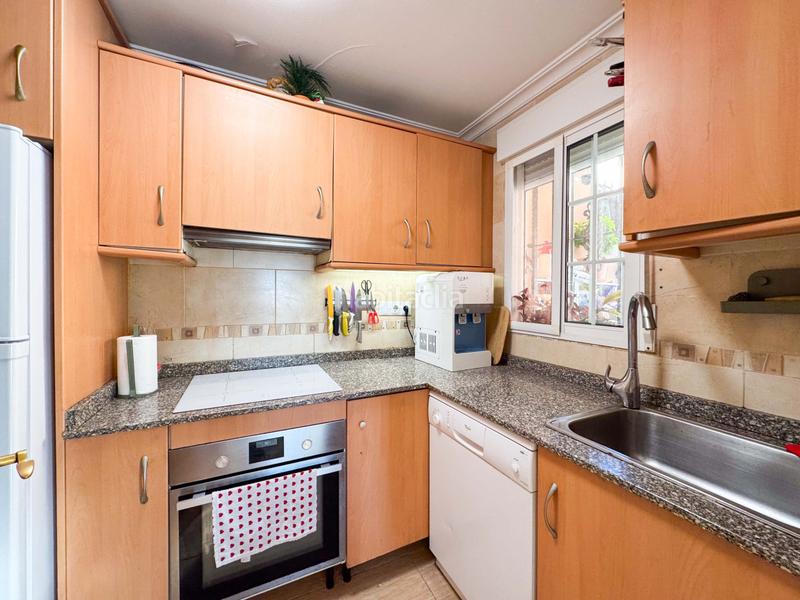 Foto c61550ee-a706-4ae0-9108-cd19b3f5dd04. Casa adossada amb calefacció aparcament piscina a Torrevieja