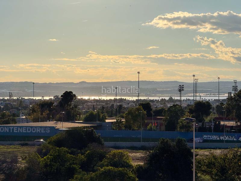 Foto dd604151-90f3-4f21-abe0-08f97b7bde76. Casa adossada amb calefacció aparcament piscina a Torrevieja