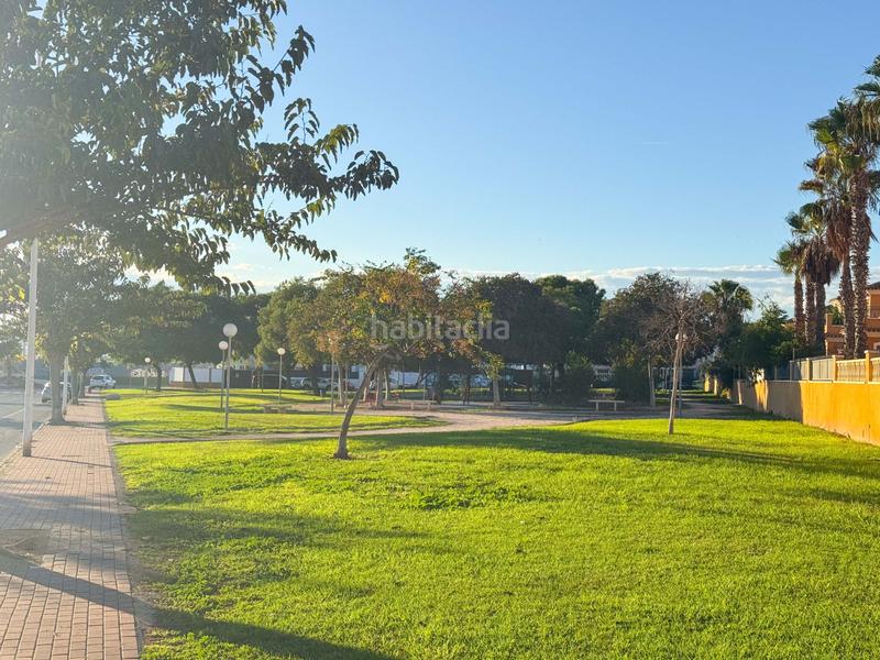 Foto fc38bbfc-5339-4e89-895e-9f07868bdb00. Casa adossada amb calefacció aparcament piscina a Torrevieja
