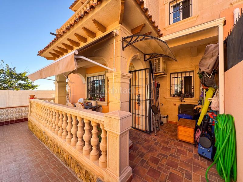 Foto fd805384-0802-4056-a6bd-97a9420483ce. Casa adossada amb calefacció aparcament piscina a Torrevieja