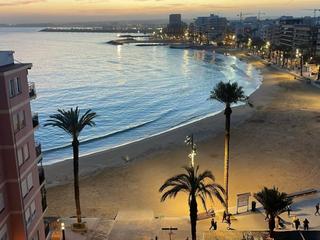 Appartement à Zona Playa del Cura. Este amplio y luminoso apartamento en playa del cura, torrevieja