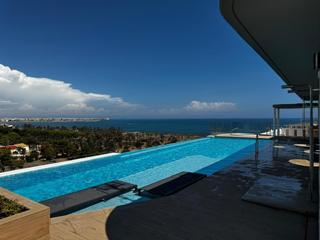 Apartament a Punta Prima. Este moderno apartamento de tres dormitorios, ubicado en la cost