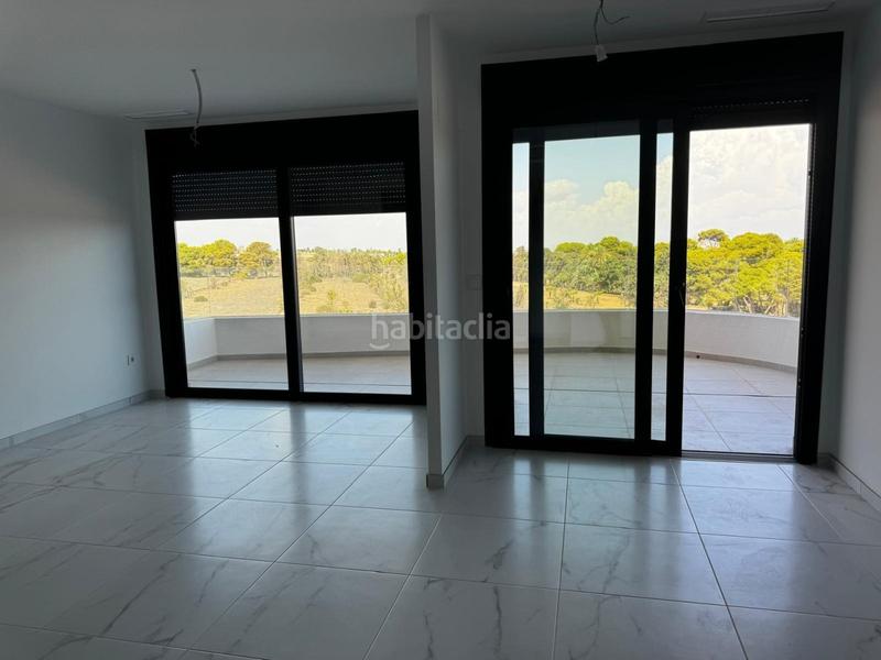 Foto 1b9f1a4b-ec9b-4e48-a361-aade56bf34d9. Appartement avec chauffage parking piscine dans Punta Prima Torrevieja