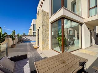 Chalet in Rojales. Esta villa moderna en ciudad quesada, costa blanca, cuenta con 3