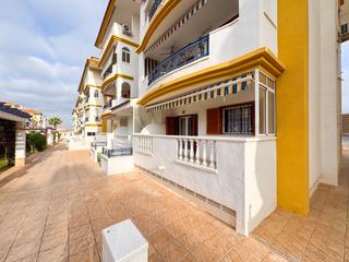 Planta baja en Cañada del Molino. Este piso en planta baja en la urbanización parque mar 4, torrev