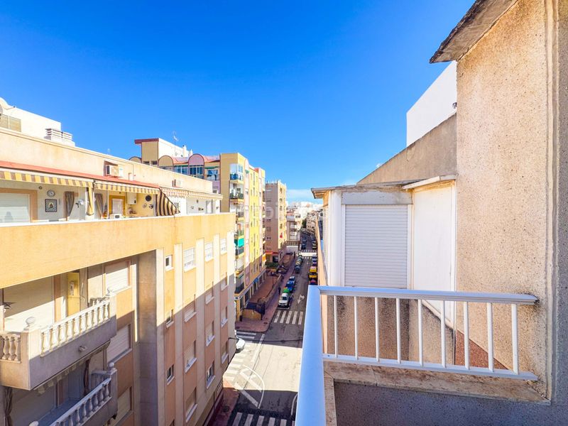 Foto f72a180b-30e1-4a64-b8a4-17ff7ed74fec. Àtic amb calefacció a Avenida Habaneras - Curva de Palangre Torrevieja