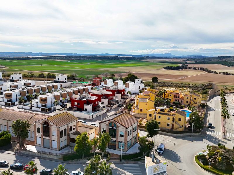 Foto 5ac8c558-4e21-4521-8ff4-e856da504e27. Casa adossada amb calefacció aparcament a Algorfa