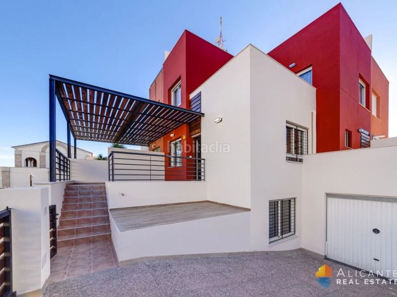 Foto 64e69e20-064a-4ee2-a7e7-2e4a8202eff6. Casa adossada amb calefacció aparcament a Algorfa