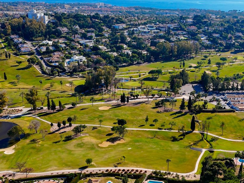 Foto 525fe049-106e-4676-a403-69cbbe79eed5. Apartament amb calefacció aparcament piscina a Nueva Atalaya Estepona