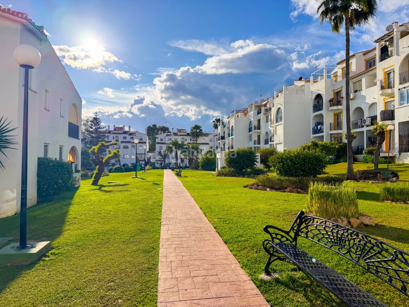 Foto 7d0bf0d6-8790-4587-add4-f68c7fff67c0. Apartament amb calefacció aparcament piscina a Nueva Atalaya Estepona