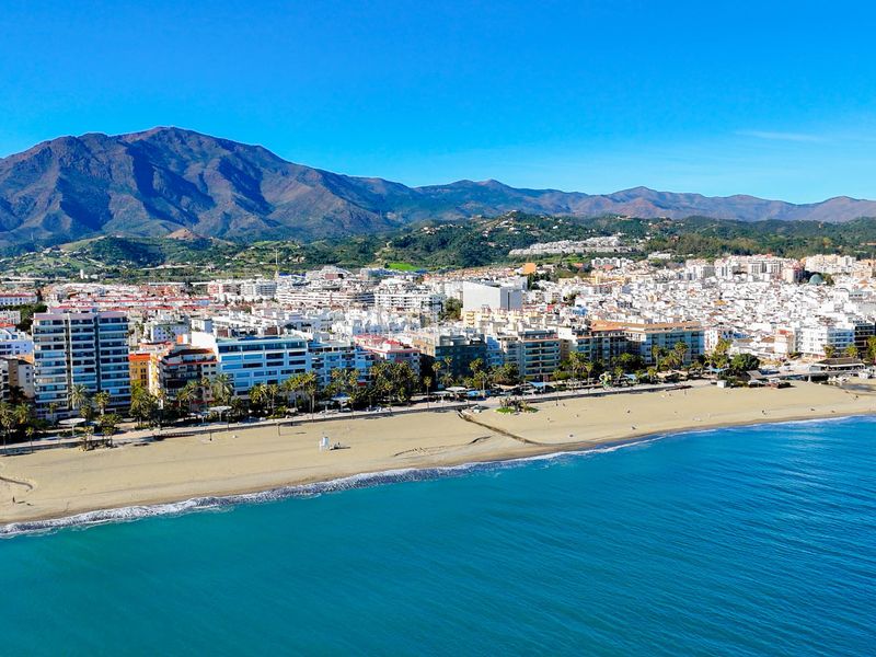 Foto be1947c6-bae4-4dbc-8d13-46bccd6807b7. Apartament amb calefacció aparcament piscina a Nueva Atalaya Estepona