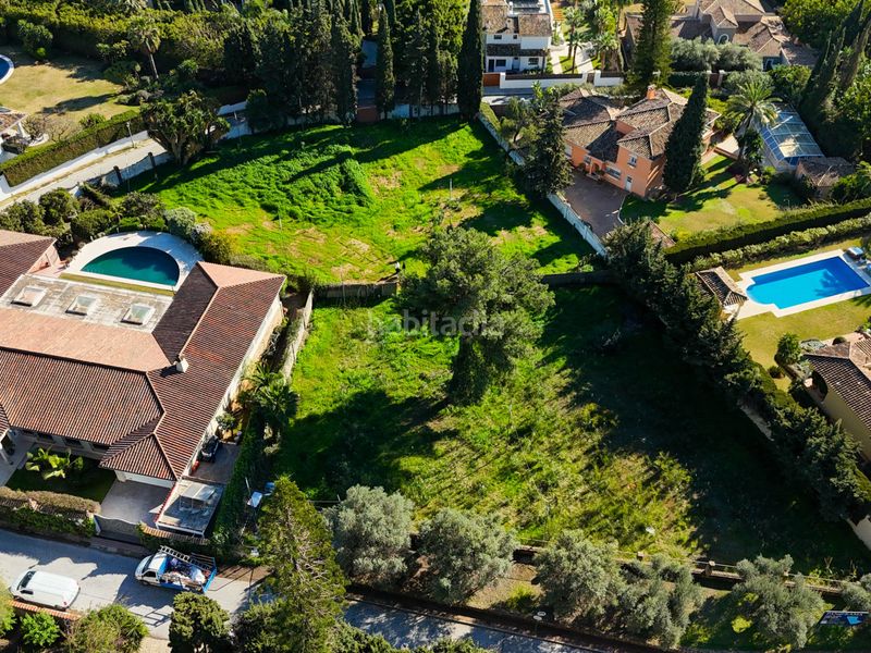 Foto c37b731c-fa18-4de7-a8dc-fd8f8178d9d8. Terreny residencial a Sierra Blanca Marbella