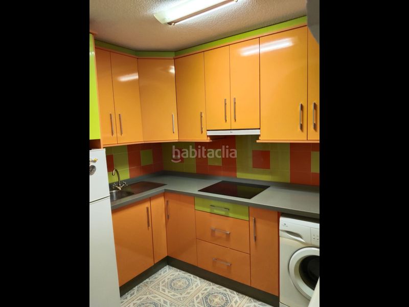 Foto f6fd6a8b-6243-4e26-8baa-8beffc589ed7. Planta baixa amb calefacció aparcament piscina a Torrevieja