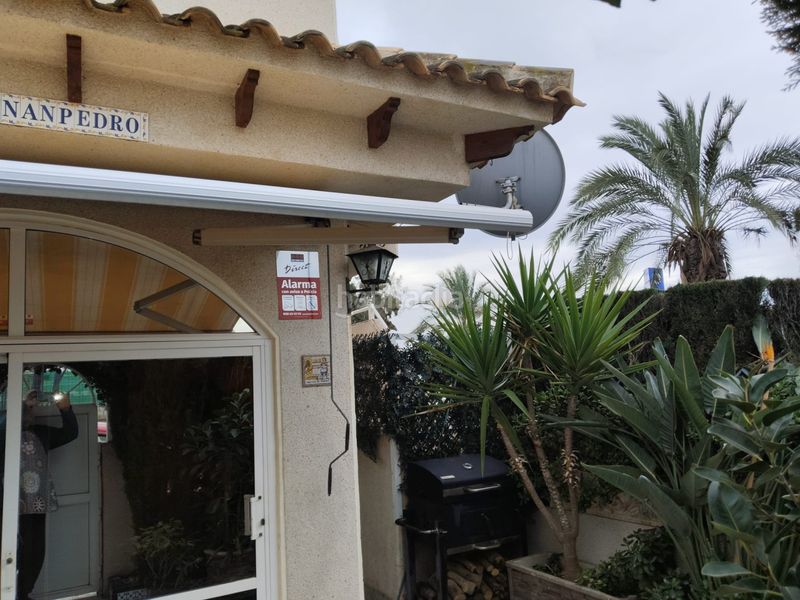 Foto fc16fd3b-c81a-4eec-9129-75973ceeb319. Planta baixa amb calefacció aparcament piscina a Torrevieja