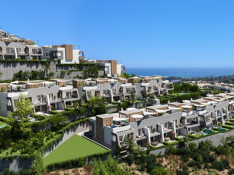 Foto 205793ba-4cca-4545-aedc-d245f6063d1e. Chalet esta villa exclusiva en Elviria combina arquitectura moderna con un entorno natural privilegiado, ofreciendo vistas despejadas al en Marbella