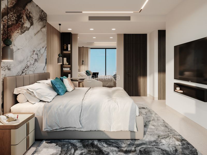 Foto 85097fb6-9847-469e-aa7b-e24c69266bb1. Chalet esta villa exclusiva en Elviria combina arquitectura moderna con un entorno natural privilegiado, ofreciendo vistas despejadas al en Marbella