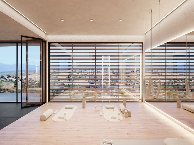 Foto b898e5e4-ff6e-49e1-8939-9cfd98a77399. Chalet esta villa exclusiva en Elviria combina arquitectura moderna con un entorno natural privilegiado, ofreciendo vistas despejadas al en Marbella