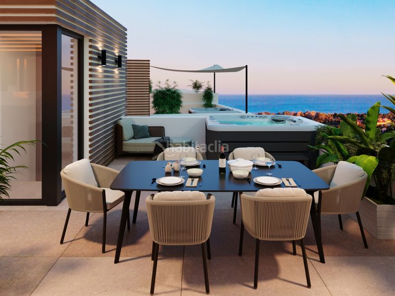 Foto c99daa3a-3c43-4d0a-af4b-69775f96b0be. Chalet esta villa exclusiva en Elviria combina arquitectura moderna con un entorno natural privilegiado, ofreciendo vistas despejadas al en Marbella