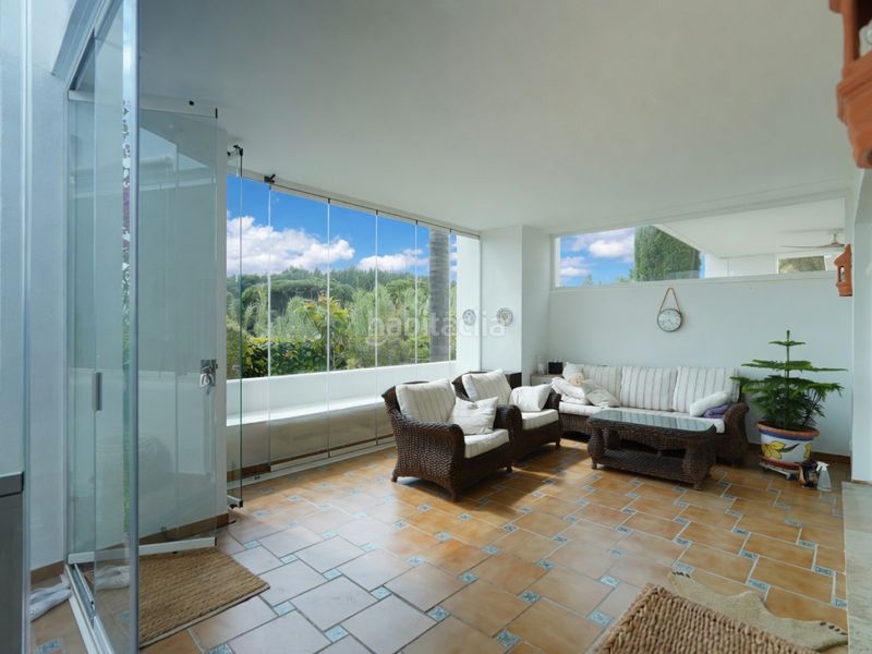 Foto 1f642053-acca-4d8c-b6c7-761b02614694. Planta baixa amb calefacció aparcament piscina a Marbella