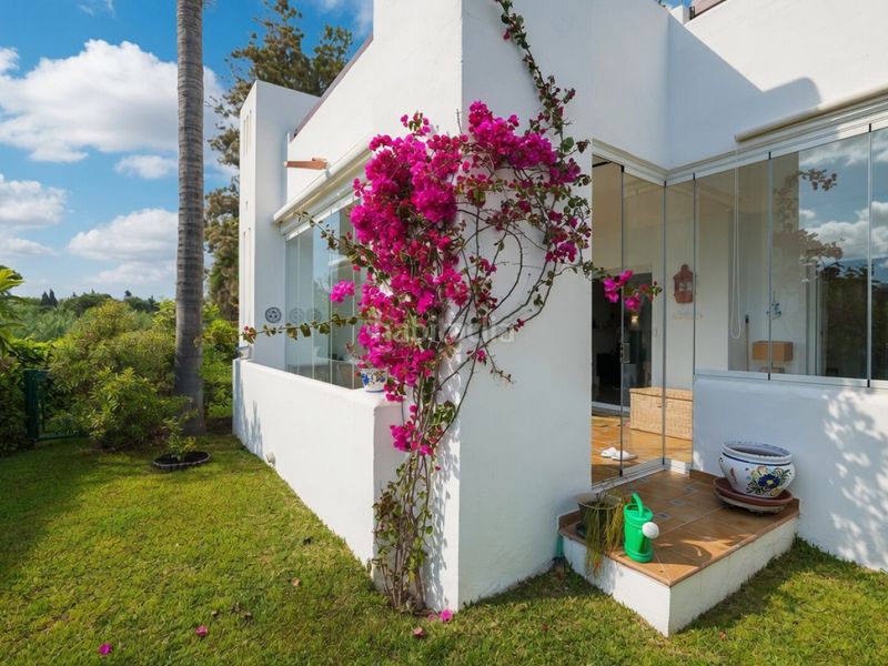 Foto 5ba14a54-3767-4e35-ae46-3f0287aa8694. Planta baixa amb calefacció aparcament piscina a Marbella