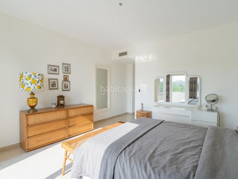 Foto c0ee5245-57ba-48cb-b050-ff21b3961548. Planta baixa amb calefacció aparcament piscina a Marbella