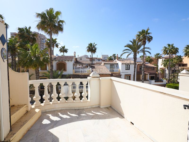 Foto fdedcf1c-c259-48fe-ae64-0fa5581298cb. Apartament amb calefacció aparcament piscina a Zona los Frutales Torrevieja