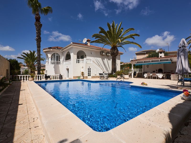 Foto 6e406d63-703a-4823-a13a-6ee86a196e46. Casa amb calefacció aparcament piscina a Centro de la Ciudad Quesada Rojales