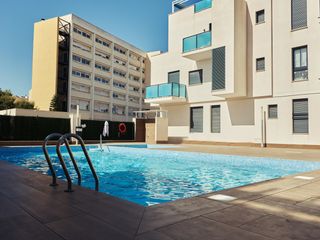Flat in Avenida Habaneras - Curva de Palangre. Ofrecemos un amplio apartamento de 63 m con 2 dormitorios, ubica