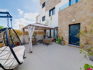 Casa adossada a San Miguel de Salinas