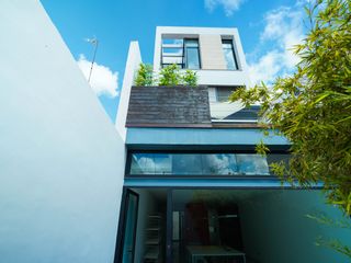 Casa adossada a Almoradí. Esta extraordinaria vivienda de diseño arquitectónico combina de