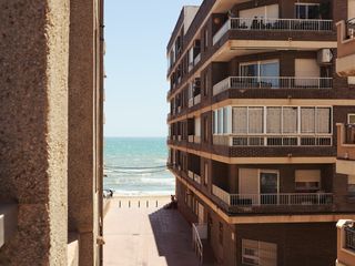 Apartamento en Gaspar Perelló. Apartamento en segunda línea de playa en la mata, torrevieja, co